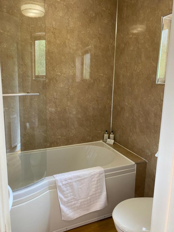 Birch 18 With Hot Tub * Newton Stewart